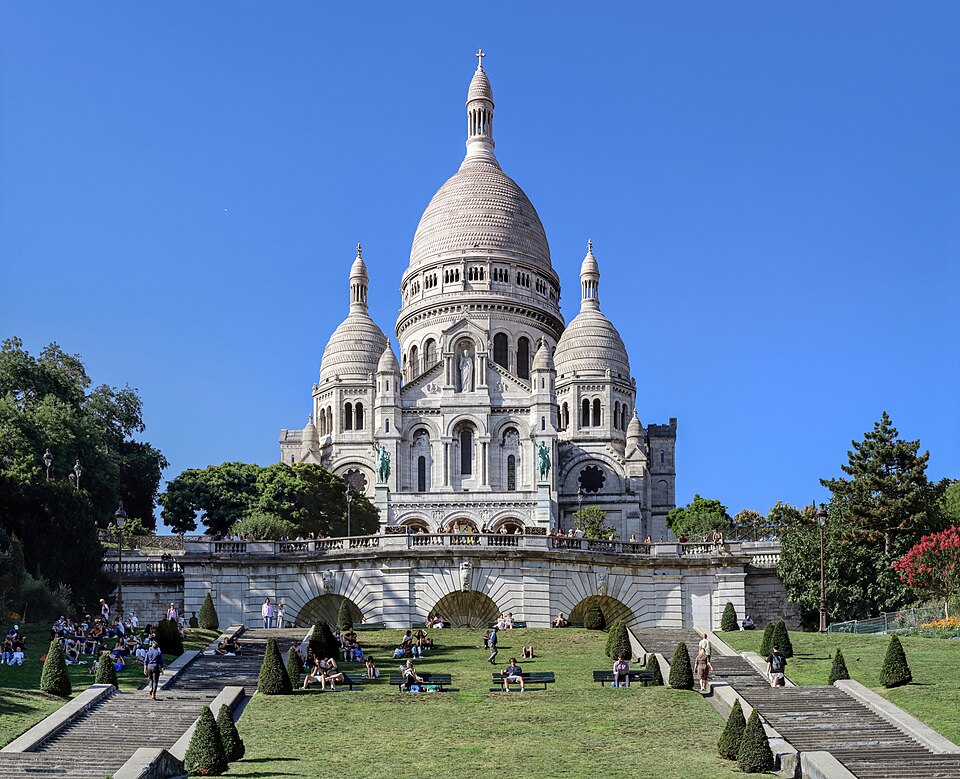 The white domes of Sacré-Cœur on the hill of Montmartre